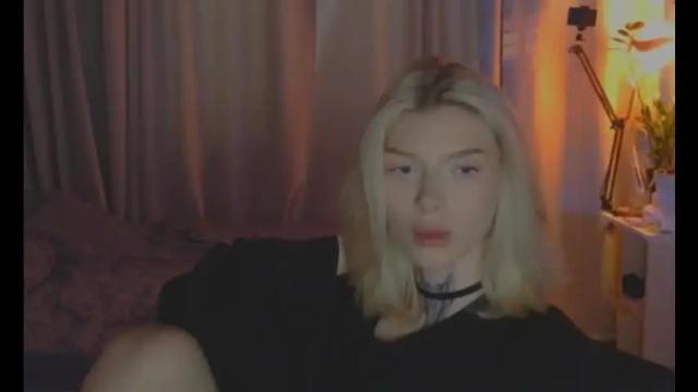 Image 10 of hotchubently Stream on Chaturbate on 1 month ago