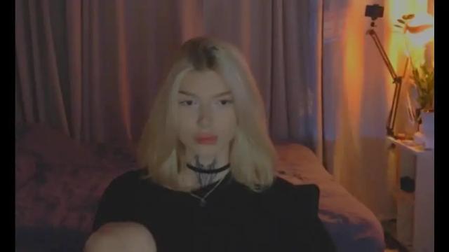 Image 3 of hotchubently Stream on Chaturbate on 1 month ago