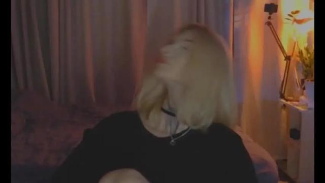 Image 7 of hotchubently Stream on Chaturbate on 1 month ago