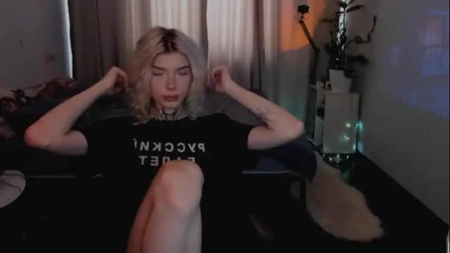 Image 8 of hotchubently Stream on Chaturbate on 1 month ago
