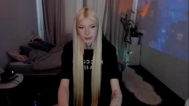 Image 3 of hotchubently Stream on Chaturbate on 14 days ago