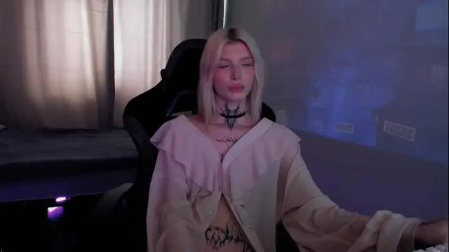 Image 11 of hotchubently Stream on Chaturbate on 3 months ago