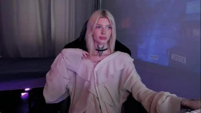 Image 8 of hotchubently Stream on Chaturbate on 3 months ago