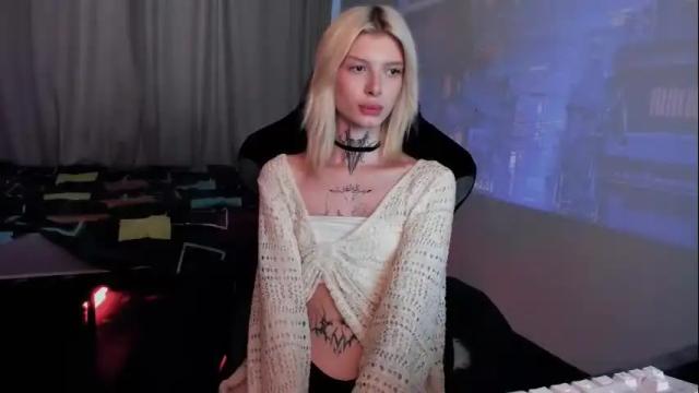 Image 10 of hotchubently Stream on Chaturbate on 3 months ago