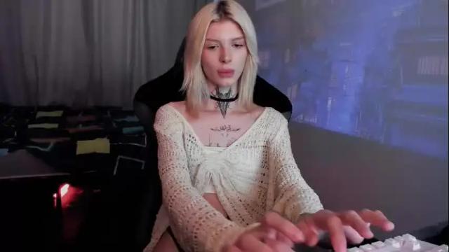 Image 6 of hotchubently Stream on Chaturbate on 3 months ago