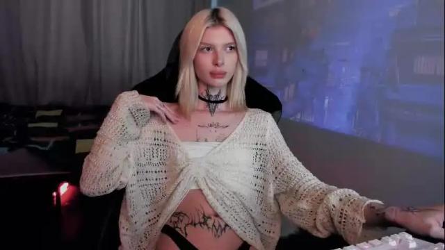 Image 7 of hotchubently Stream on Chaturbate on 3 months ago
