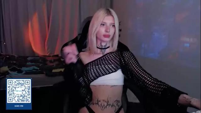 Image 10 of hotchubently Stream on Chaturbate on 2 months ago