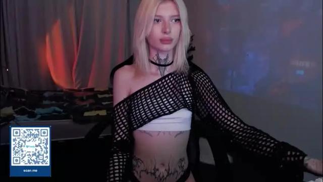 Image 2 of hotchubently Stream on Chaturbate on 2 months ago