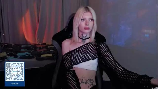 Image 6 of hotchubently Stream on Chaturbate on 2 months ago