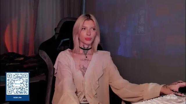 Image 12 of hotchubently Stream on Chaturbate on 2 months ago