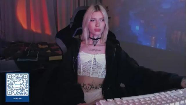 Image 6 of hotchubently Stream on Chaturbate on 2 months ago