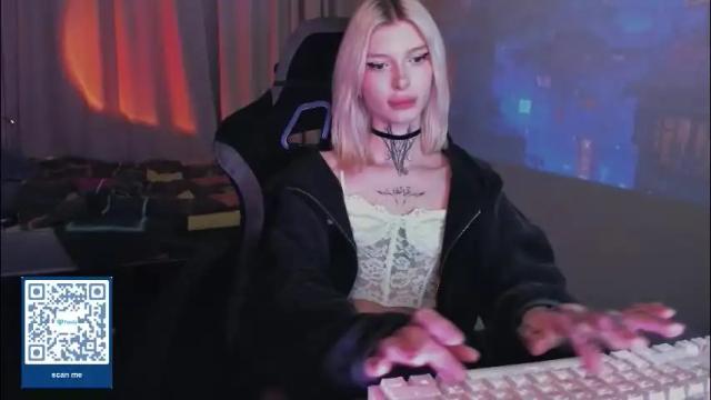 Image 8 of hotchubently Stream on Chaturbate on 2 months ago