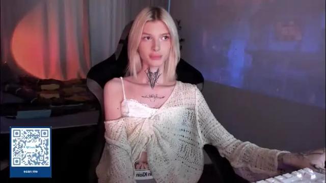 Image 3 of hotchubently Stream on Chaturbate on 2 months ago