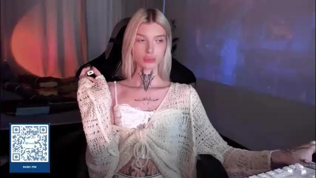 Image 4 of hotchubently Stream on Chaturbate on 2 months ago