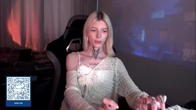 Image 10 of hotchubently Stream on Chaturbate on 2 months ago