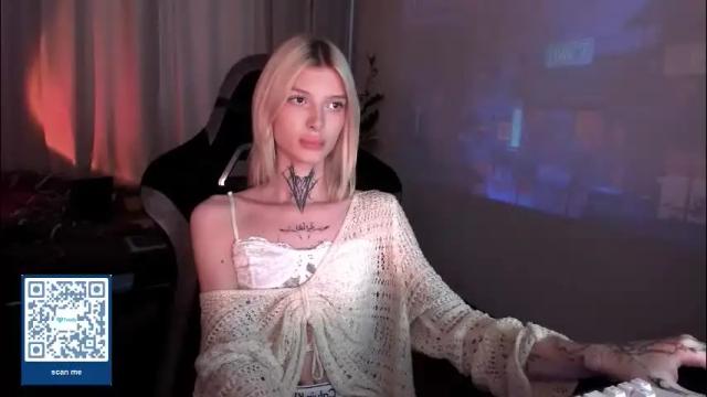 Image 3 of hotchubently Stream on Chaturbate on 2 months ago