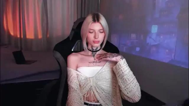 Image 10 of hotchubently Stream on Chaturbate on 1 month ago