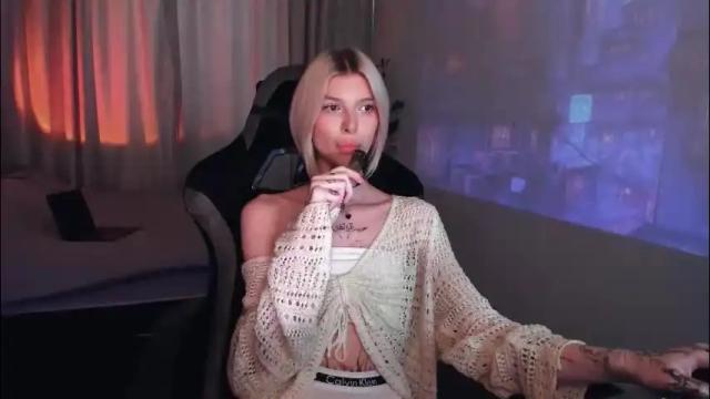 Image 6 of hotchubently Stream on Chaturbate on 1 month ago