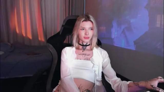 Image 8 of hotchubently Stream on Chaturbate on 1 month ago