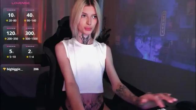 Image 4 of hotchubently Stream on Chaturbate on 1 month ago