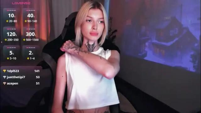 Image 12 of hotchubently Stream on Chaturbate on 1 month ago