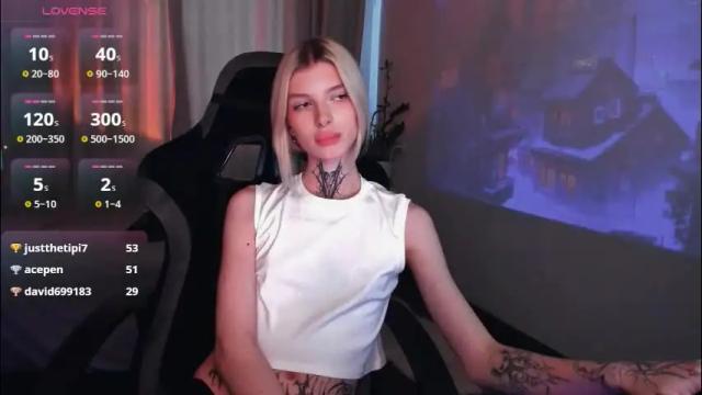 Image 2 of hotchubently Stream on Chaturbate on 1 month ago