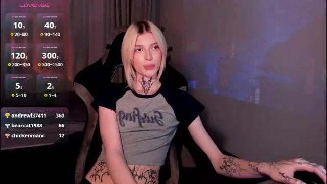 Image 11 of hotchubently Stream on Chaturbate on 1 month ago