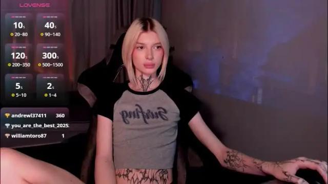 Image 8 of hotchubently Stream on Chaturbate on 1 month ago