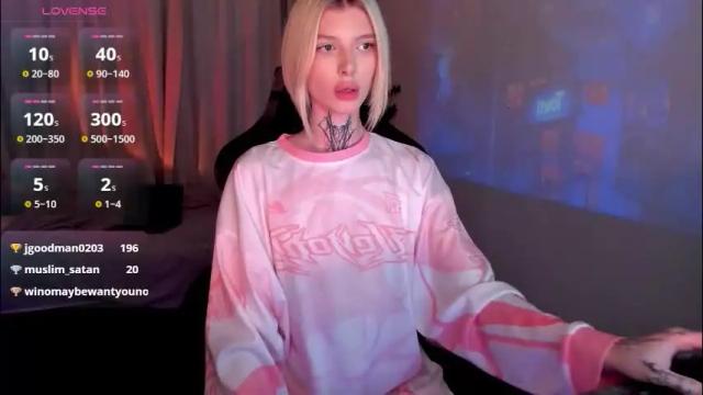 Image 8 of hotchubently Stream on Chaturbate on 1 month ago