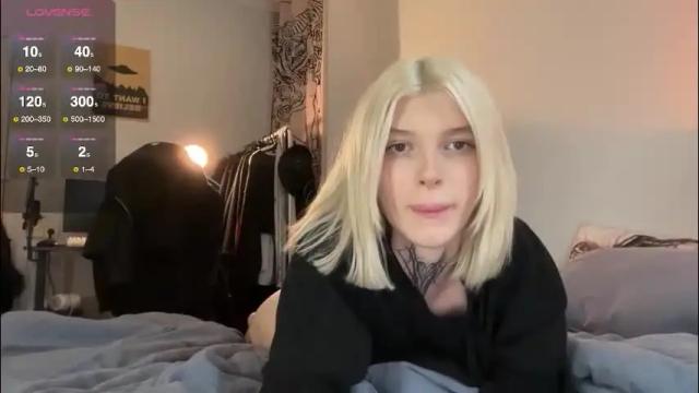 Image 8 of hotchubently Stream on Chaturbate on 1 month ago