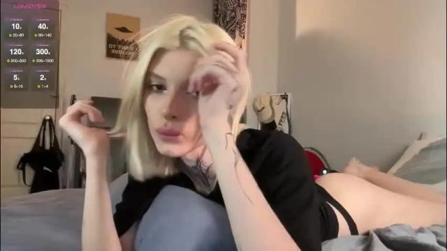Image 2 of hotchubently Stream on Chaturbate on 1 month ago