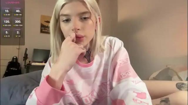 Image 12 of hotchubently Stream on Chaturbate on 1 month ago