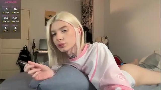 Image 6 of hotchubently Stream on Chaturbate on 1 month ago