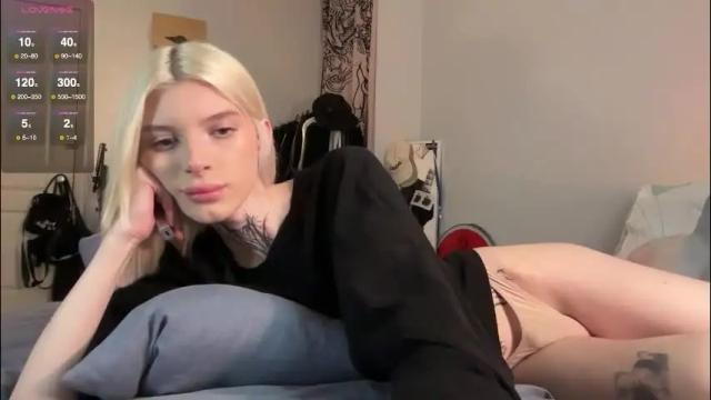 Image 4 of hotchubently Stream on Chaturbate on 1 month ago