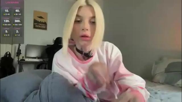 Image 8 of hotchubently Stream on Chaturbate on 27 days ago