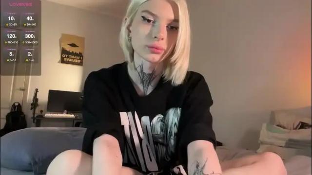 Image 11 of hotchubently Stream on Chaturbate on 26 days ago