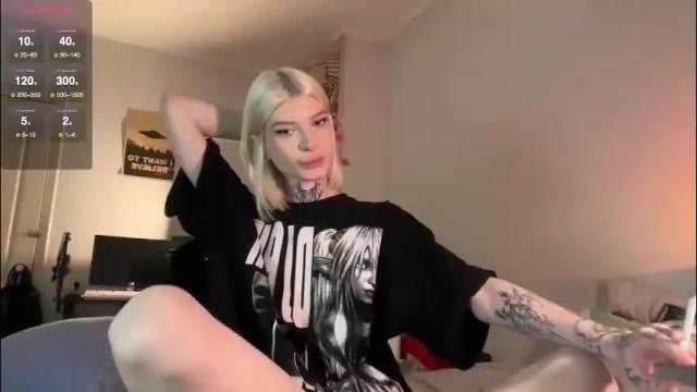 Image 12 of hotchubently Stream on Chaturbate on 26 days ago