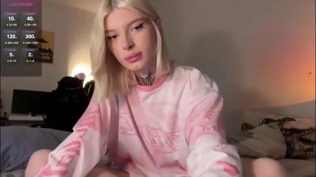 Image 3 of hotchubently Stream on Chaturbate on 25 days ago