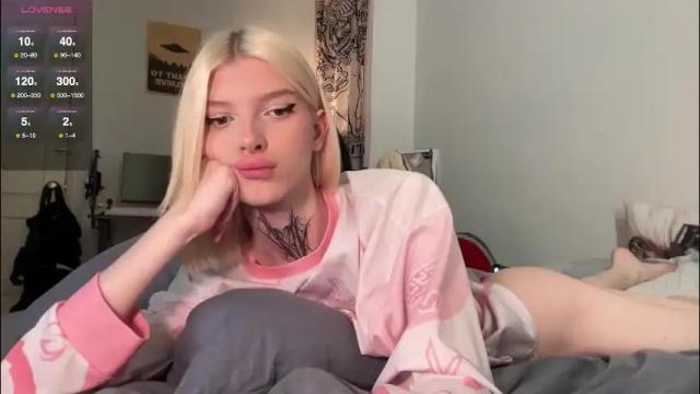 Image 6 of hotchubently Stream on Chaturbate on 22 days ago