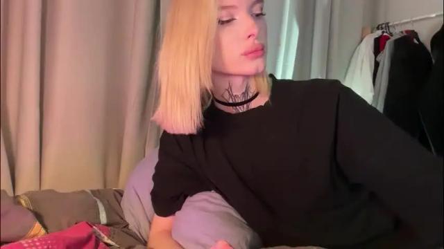 Image 6 of hotchubently Stream on Chaturbate on 15 hours ago