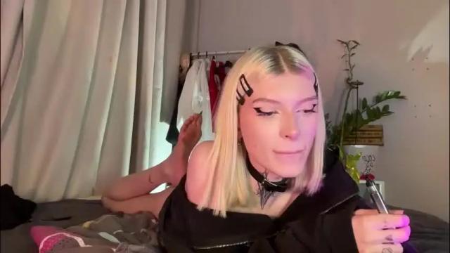 Image 4 of hotchubently Stream on Chaturbate on 2 months ago