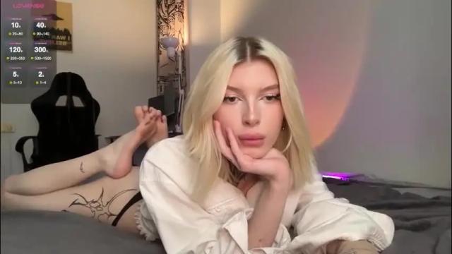 Image 11 of hotchubently Stream on Chaturbate on 2 months ago