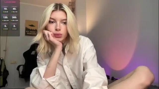 Image 4 of hotchubently Stream on Chaturbate on 2 months ago