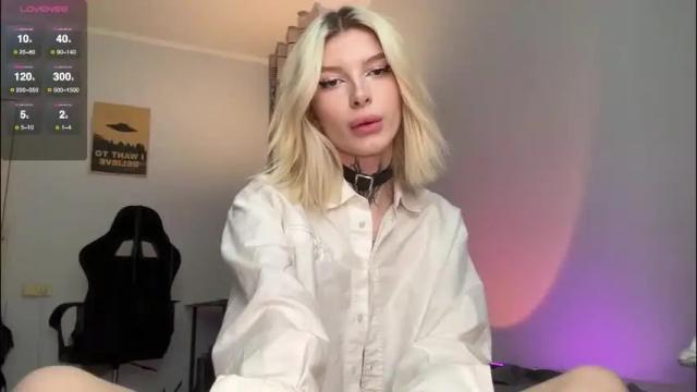 Image 6 of hotchubently Stream on Chaturbate on 2 months ago