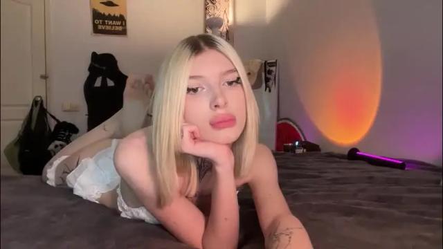 Image 4 of hotchubently Stream on Chaturbate on 1 month ago