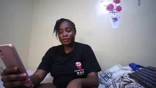 Image 10 of hotcoco_ Stream on Chaturbate on 19 months ago