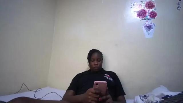 Image 4 of hotcoco_ Stream on Chaturbate on 19 months ago