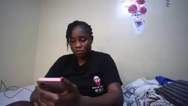 Image 8 of hotcoco_ Stream on Chaturbate on 19 months ago