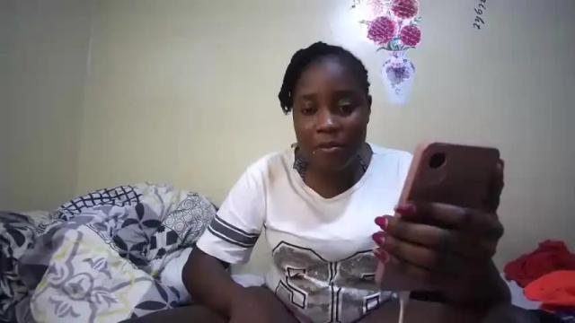 Image 4 of hotcoco_ Stream on Chaturbate on 19 months ago