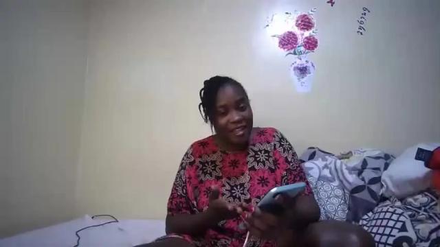Image 3 of hotcoco_ Stream on Chaturbate on 19 months ago
